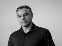Adam B&W-1158970