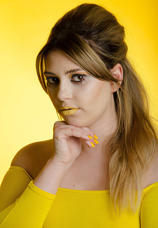 Studio Shoot Yellow Olivia-012